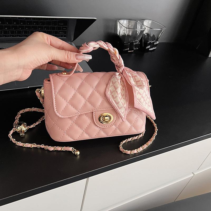 Rhombus Chain Bag Women's 2025 New Autumn and Winter Niche Design Shoulder Messenger Bag Fashionable Korean Handbag