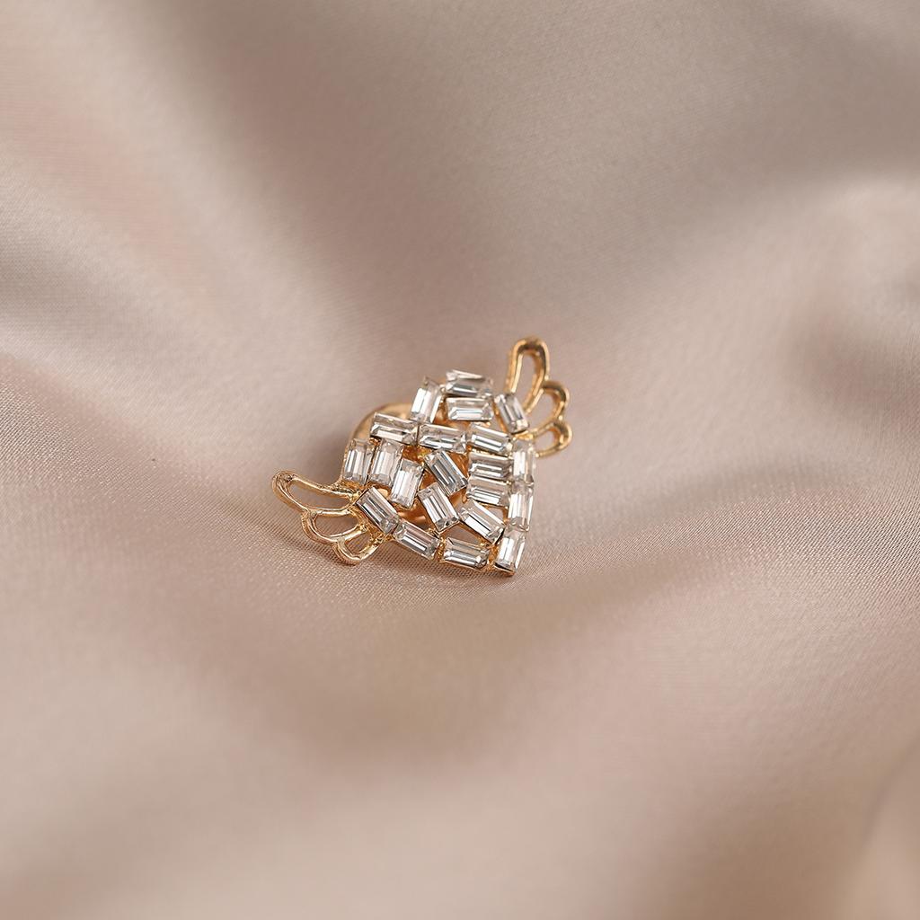 Heart-shaped Wing Brooch Women's Anti-glare Clasp Pin Simple Corsage Large Collar Pin Accessory