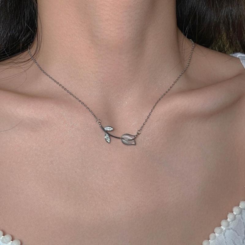Women and Jewelry Wedding Banquet Party Couple Delicate Microinlaid Tulip Necklace High Sense Collar Chain Fashion Neckchain