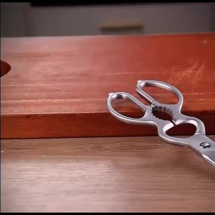 Stainless Steel Multi Purpose Kitchen Shears with Fish Scale Scraper, Ambidextrous Food-Safe Cooking Tool for Easy Chicken Bone Cutting