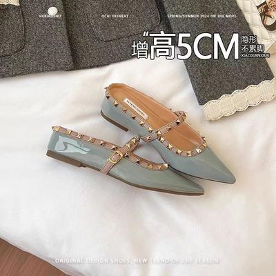 Sapatos de salto baixo com rebite pontiagudo para mulheres, verão, boca rasa, aumento de altura interna, sola macia, sapatos femininos, sapatos Mary Jane, sapatos pequenos de couro