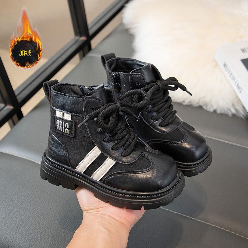 

Детские двуххлопковые кожаные ботинки 2025 зима новые мальчиковые ботинки Мартин детские бархатные хлопковые ботинки иностранный стиль детские короткие ботинки для девочки 26-31 yards, 6 pairs in one hand