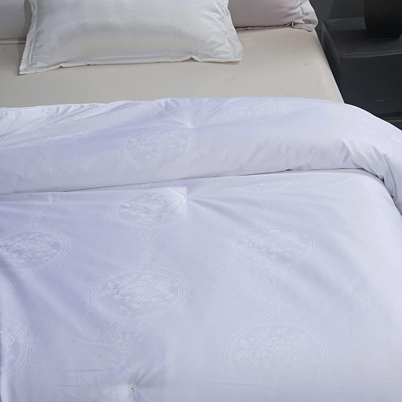 Mulberry Silk & Cotton Quilt: All-Season Air Conditioner Comforter