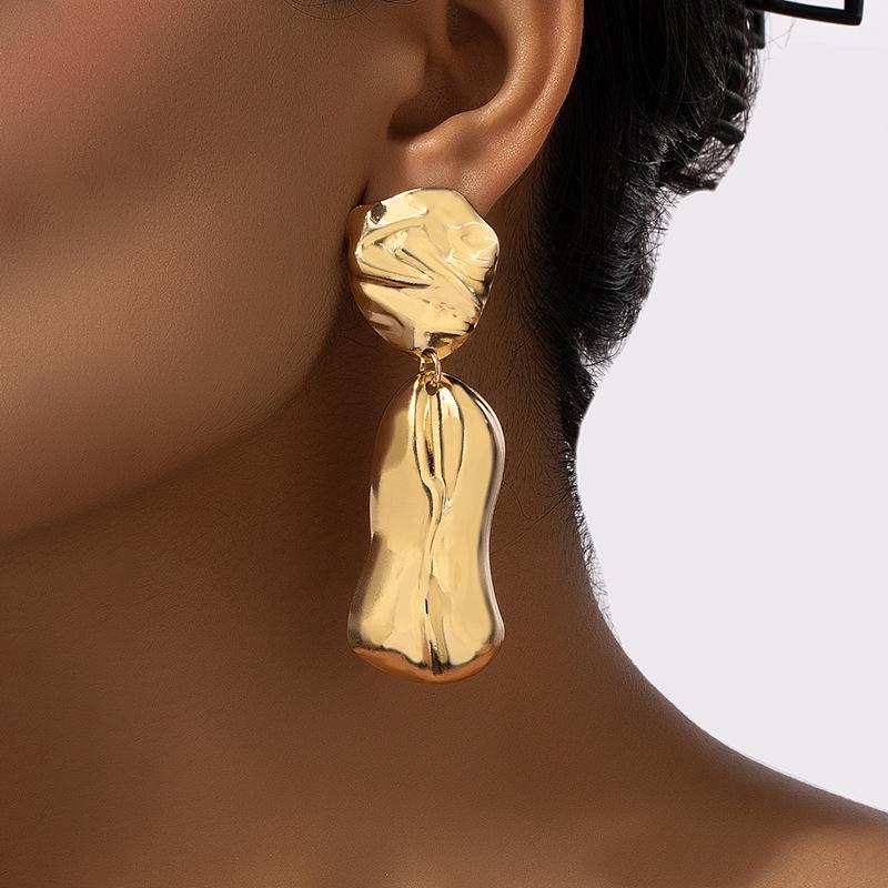 

Trendy Geometric Irregular Earrings: Women s Fashionable Cold Style Ear Studs