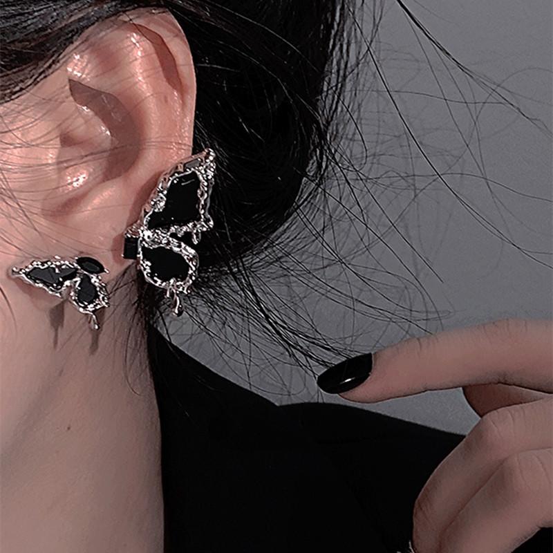 Punk White Liquid Metal Butterfly Pearl Long Tassel Ear Cuff Female Fashion Trendy Design No Piercing Clip On Earring Jewelry