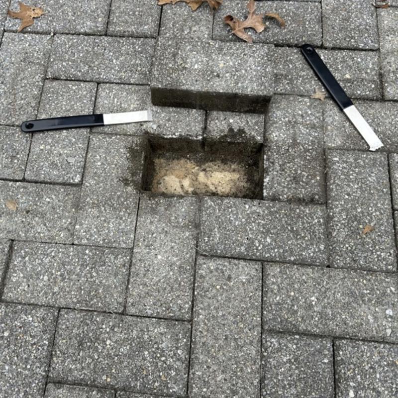 2Pcs Multiple Surfaces Pavers Extraction Set Nonslip Pavers Puller  for Efficient Brick and Stone Demolitions in Garden