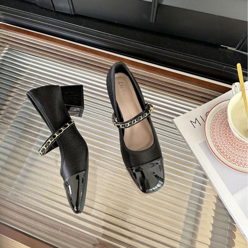 2025 vår och höst ny mode mångsidig tjock klack fransk liten doftande splicing fyrkantig tå Mary Jane enkelskor damskor