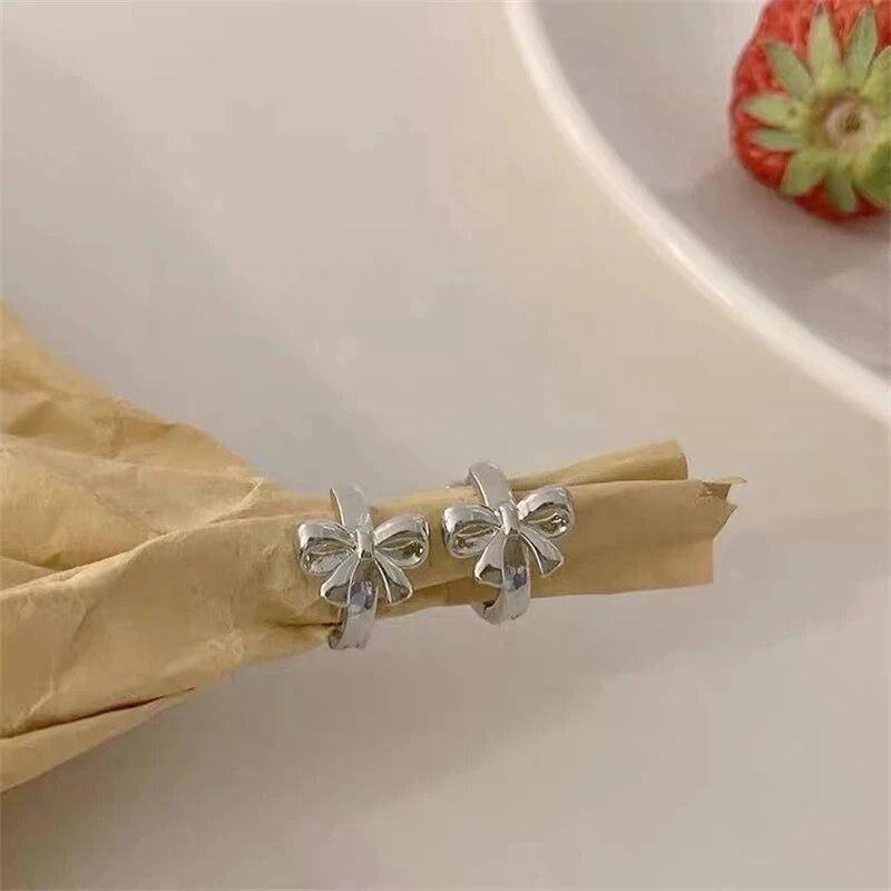 Vintage Bowknot Pendant Hoop Earrings for Women Egirl Unusual Korean Fashion Aesthetic Bow Ear Rings Y2K Jewelry Accessories