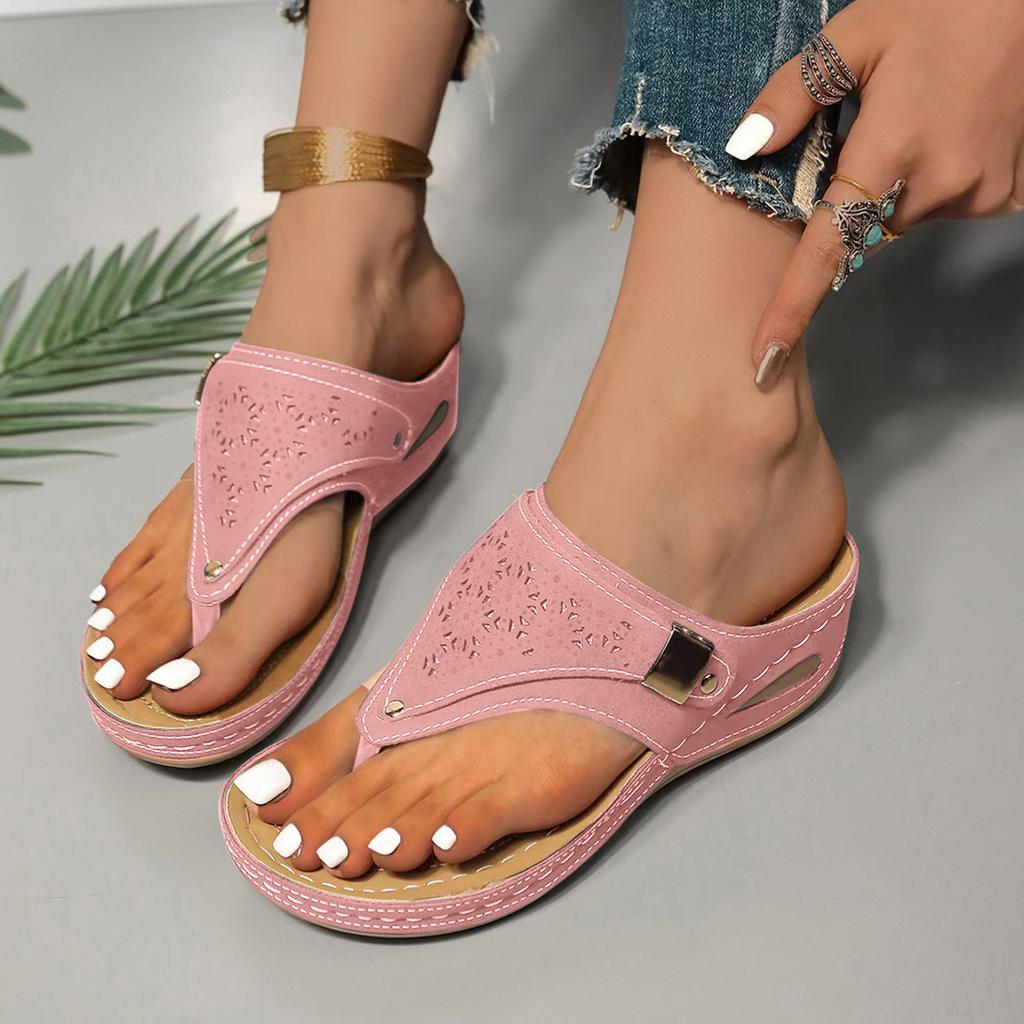 Women's Solid Color Round Headed Thick Soled Fashionable Hollow Slippers