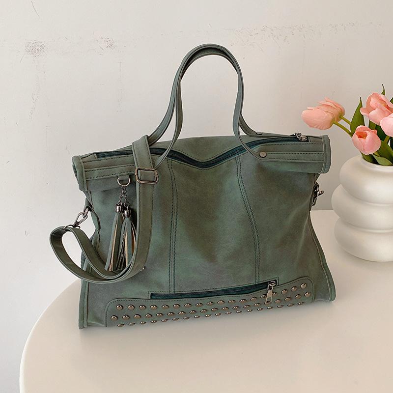 

Новая женская сумка модная сумка-тоут сумка-локомотив большая сумка заклепки портативная на плечо женская сумка сумки зелёный