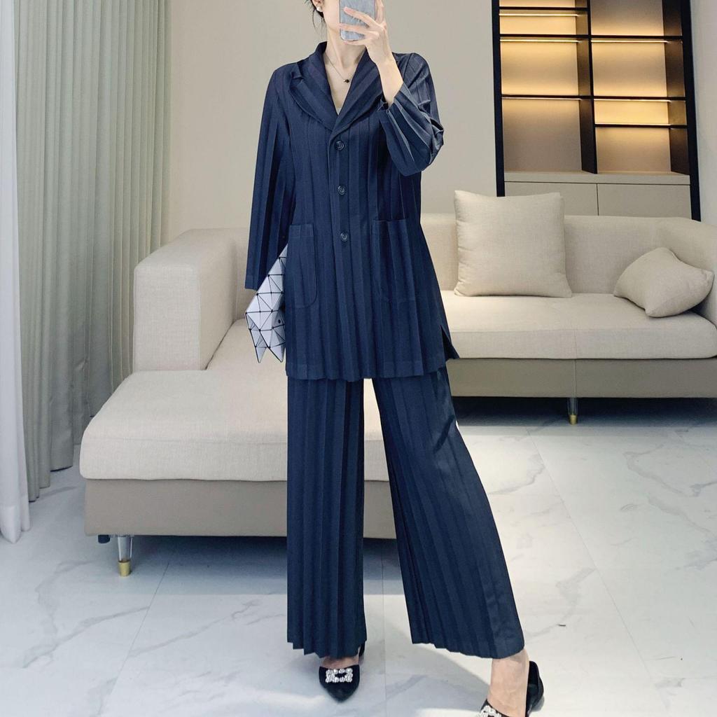 Women's High-End Pleated Pinstripe Wide-Leg Pants Set - Spring/Autumn Plus Size Slimming Suit