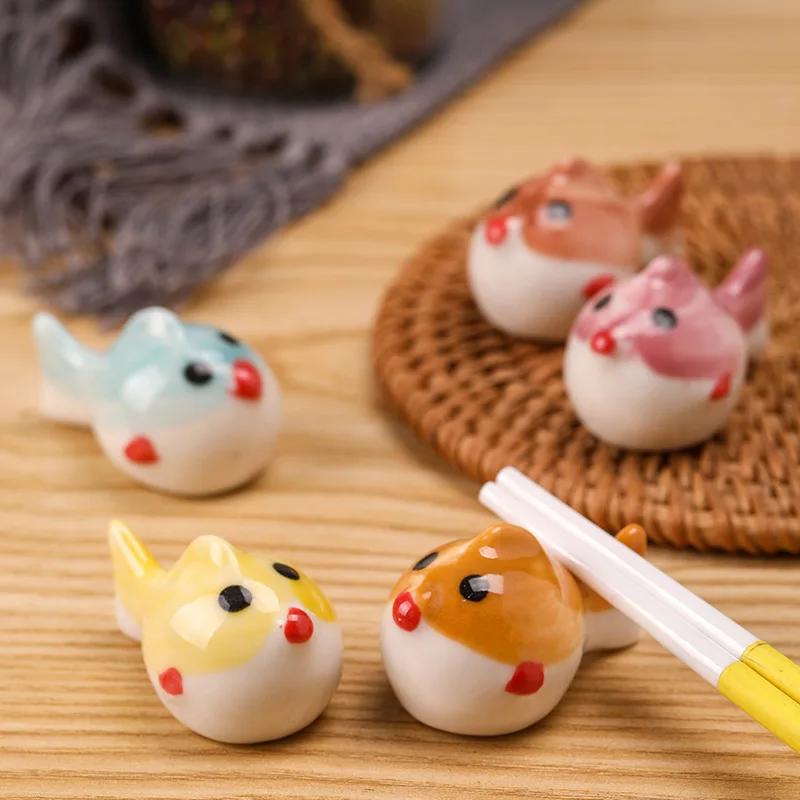 Clown Fish Shape Chopstick Holder Home Kitchen Table Decoration Ceramic Crafts Spoon Shelf Crucian Carp Puffer Fish Tea Pet