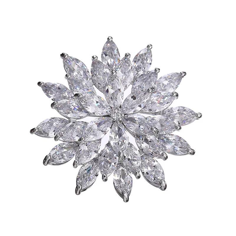 Изысканная брошь-снежинка с цирконами - Высококачественная женская роскошная цветочная булавка-корсаж. платиновый