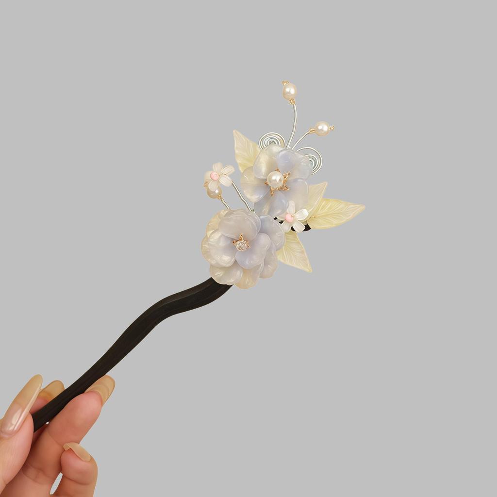 Hanfu Headdress: Retro Chinese Tassel Hairpin with Cheongsam Style