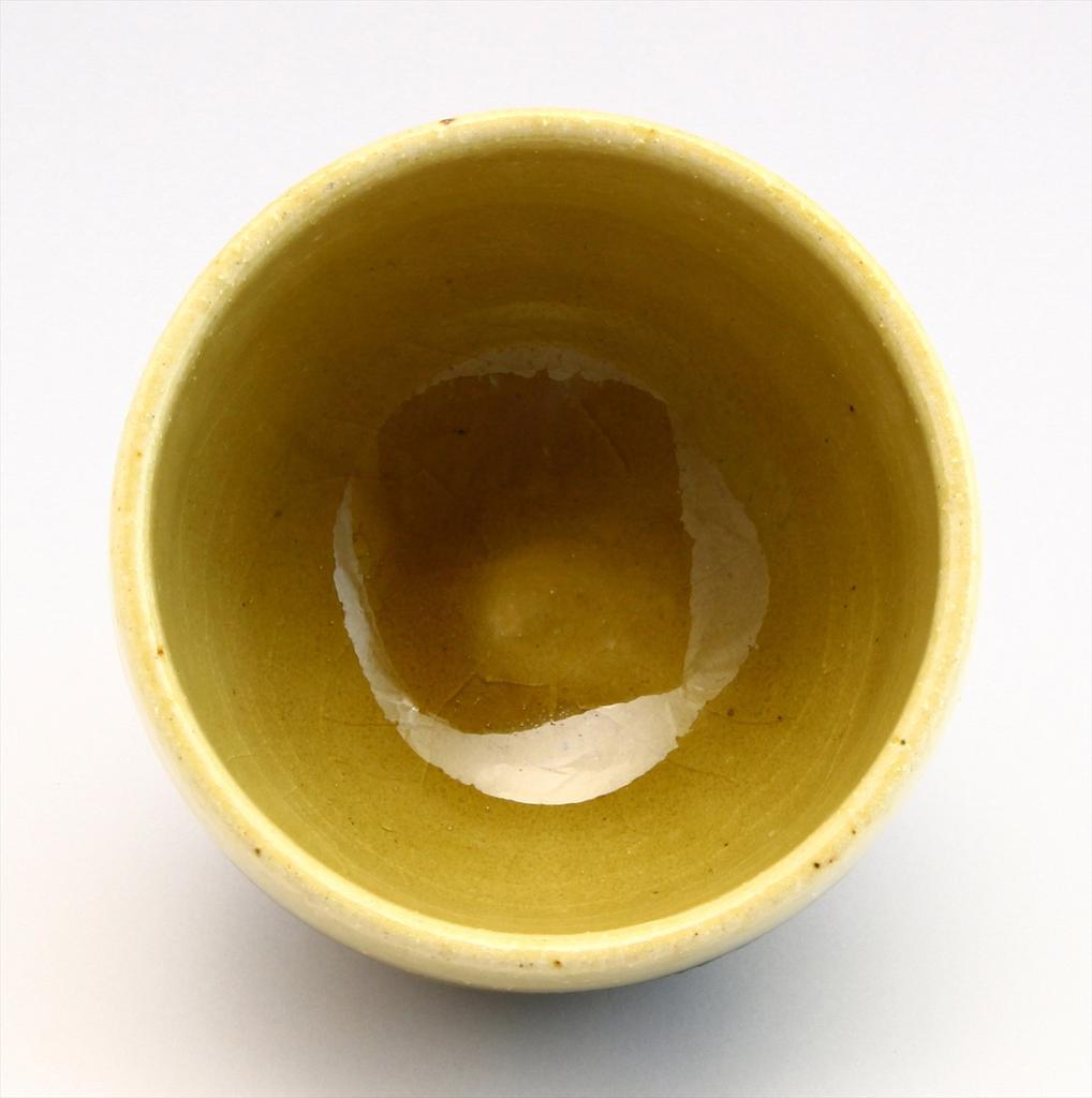 Seto ware, Hatano Masanori, round sake cup (wooden box), yellow Seto porcelain, 136-0027