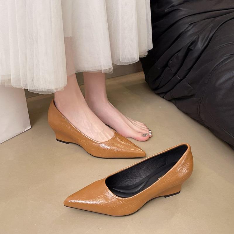 2026 Scarpe con Tacco Alto a Punta Donna Sexy Colore Unico Zeppe Slip-On Scarpe Basse Argento Giallo Scarpe Eleganti