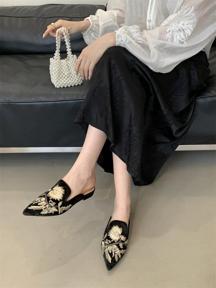 Fashion Eilyken Summer Design Embroidery Pointed Toe Mules Women Slippers Low Heels Party Shoes Fashion Zapatos De Mujer