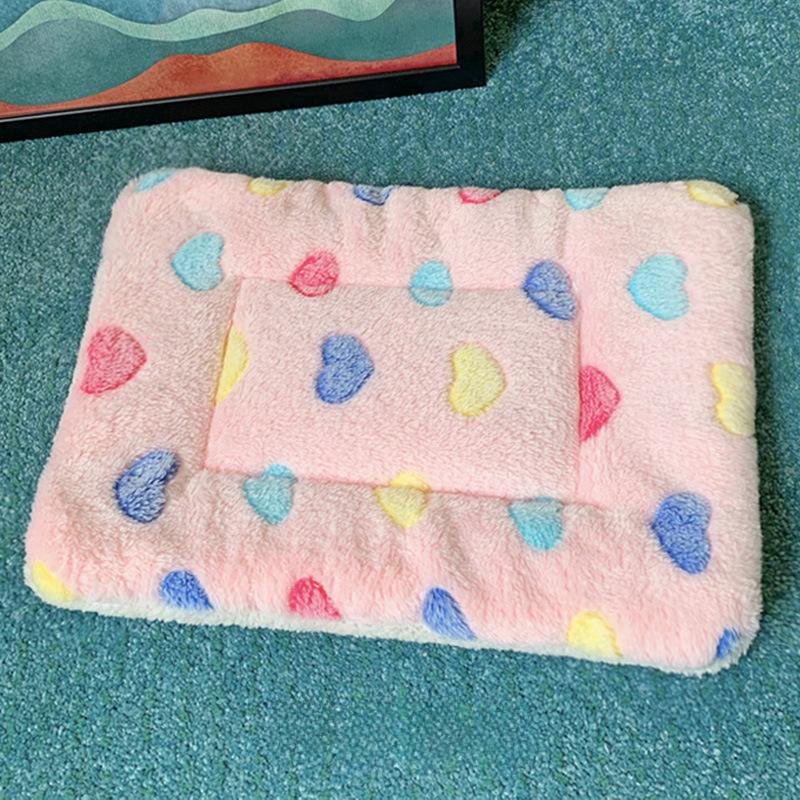 Warm Flannel Pet Mat for Dogs Cats Soft Fleece Blanket Pad Cozy Sleeping Bed Puppies Kittens Puppy Kitten Cushion Pet Accessorie