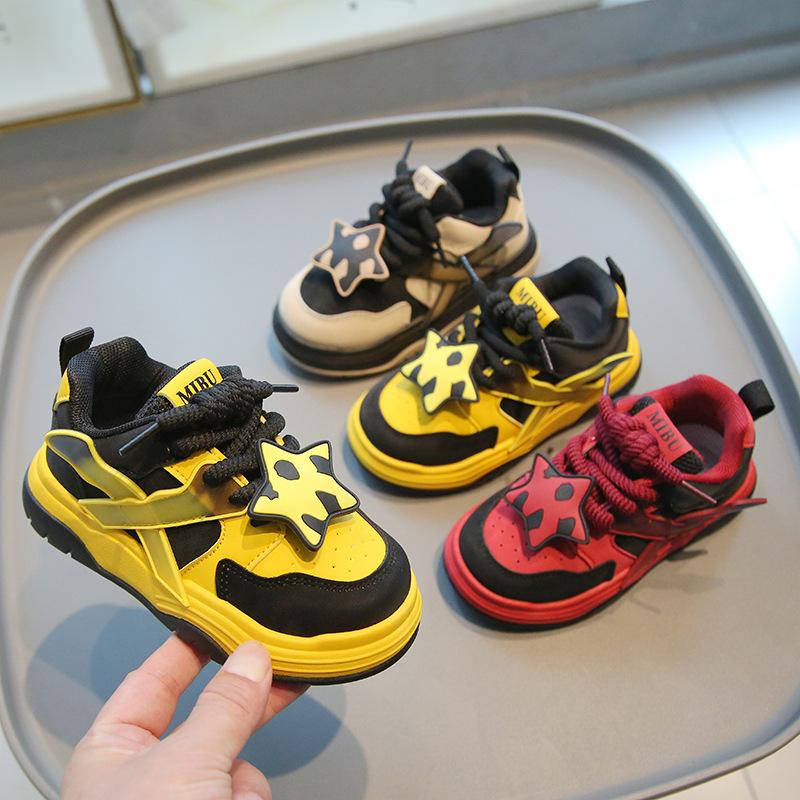 Children's sports shoes 2025 spring and autumn new boys' casual shoes lightweight Japanese girls' board shoes soft-soled baby shoes