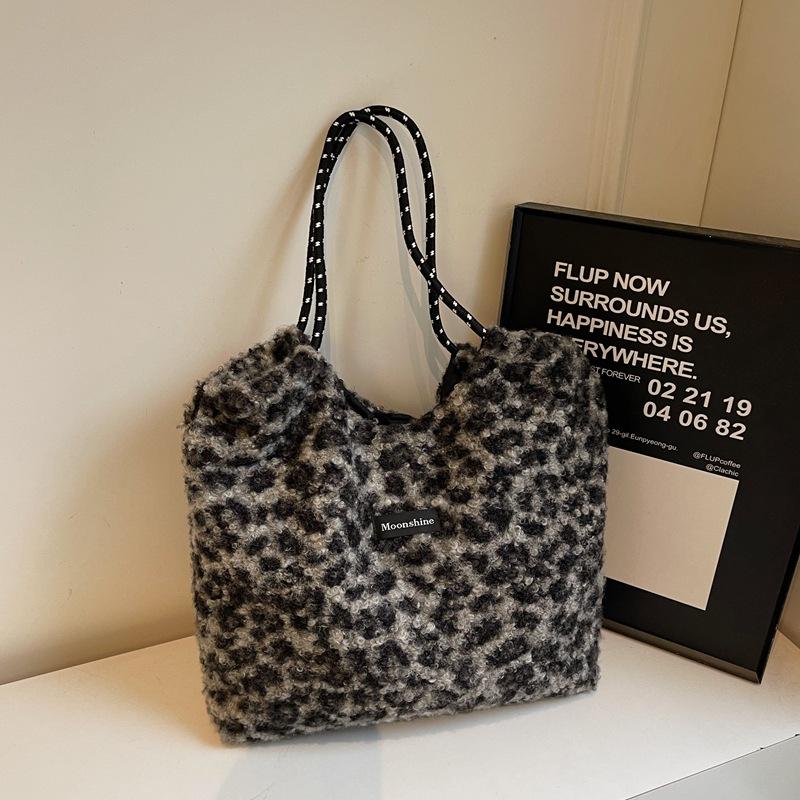 

Fashionable Casual Bag, Women s Bag, Large-capacity, Trendy Tote Bag Single-shoulder Bag леопард друку кольору/чорний