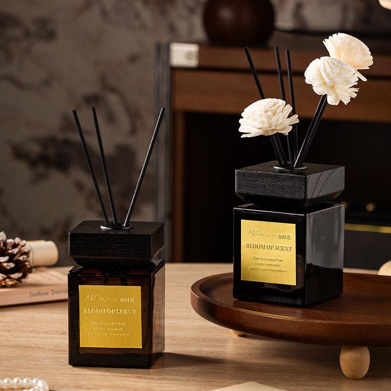 Flameless Rattan Aromatherapy Diffuser with Long-Lasting Scent - Essential Oil Gift Box for Home, Hotel, or Birthday.