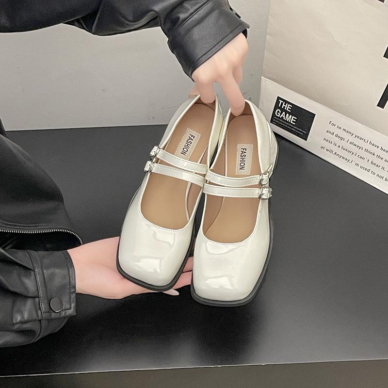 French thick heel temperament retro single shoes women's 2025 spring and summer new fashion gentle square head shallow mouth Mary Jane shoes tide