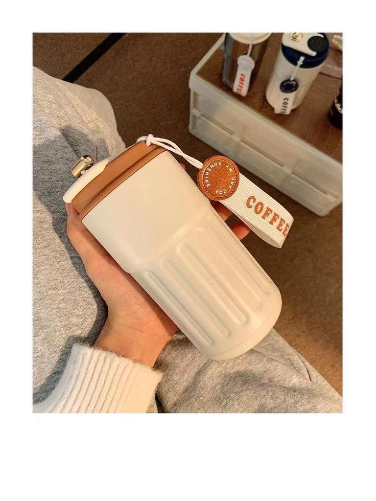 Stylish 316 Stainless Steel Thermos Cup with Temperature Display for Men and Women