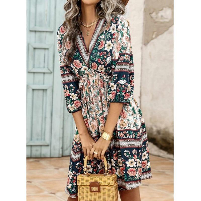 Dress V-neck short-sleeved printed retro new dress