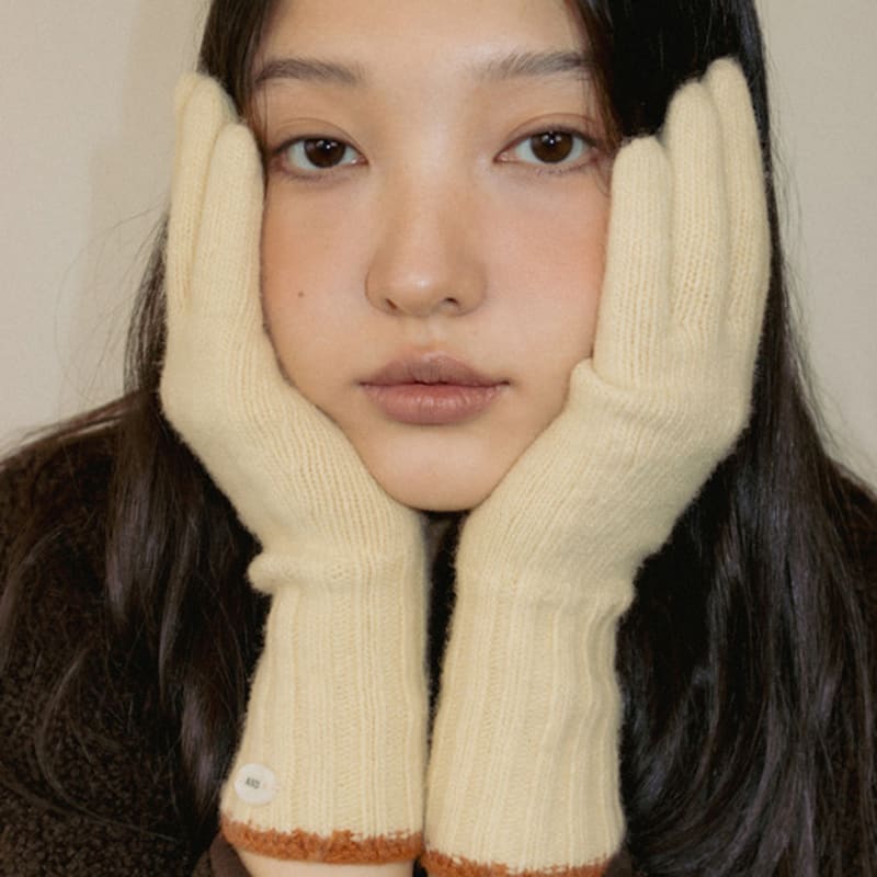 

ANDNEEDS Комбинированные кашемировые перчатки (масло) FREE