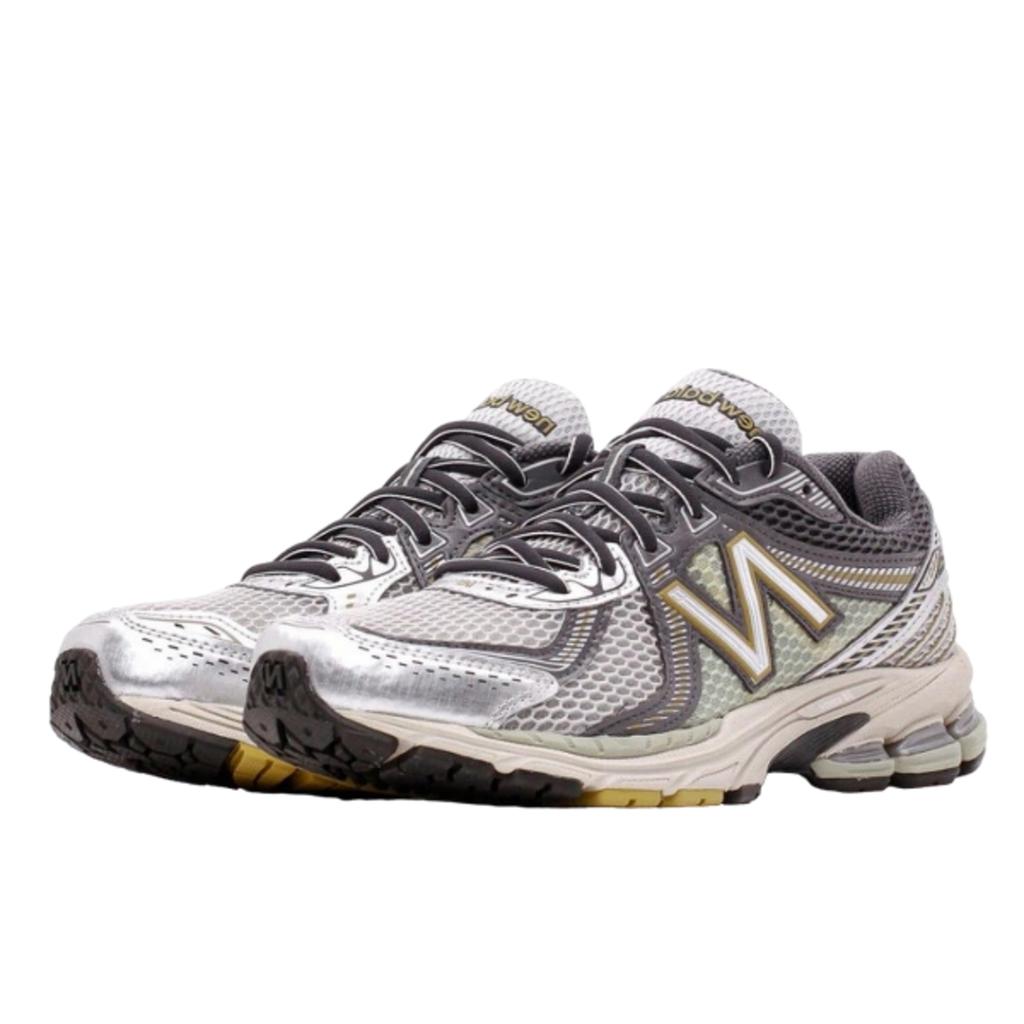 New Balance 860 V2 Earth