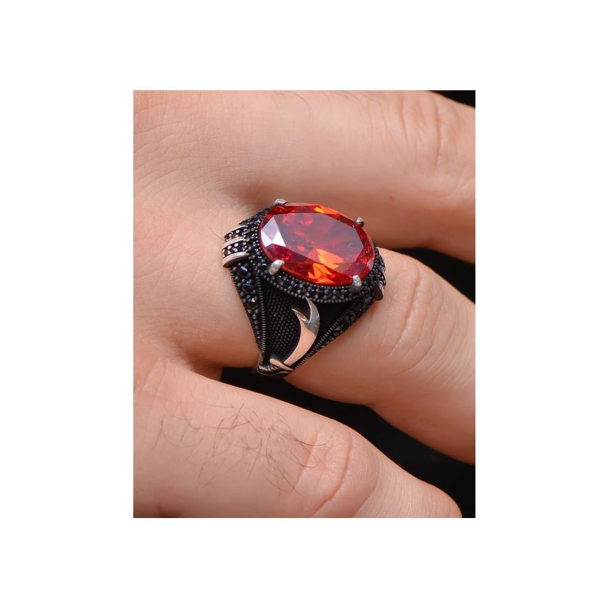 

Серебряное мужское кольцо с красным цирконом Zülfikar Figured