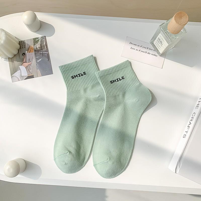 

Весенне-летние женские повседневные короткие спортивные носки однотонной расцветки в японском стиле One Size (Simple Packaging) зелёный