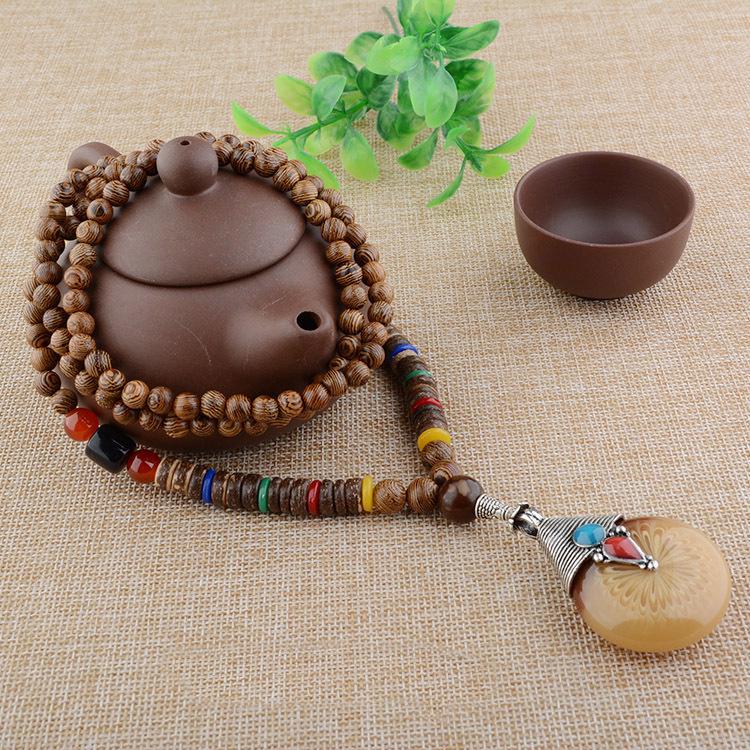 Retro Etniskt Hänge Halsband i Bomull och Lin med Träpärlor och Bodhi-berlock