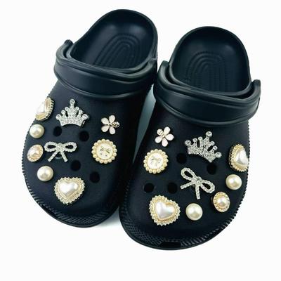18PCS Summer Fashion Shoe Charms Set Accessories for Clogs Shoe Buckle Diamond Heart-shaped Bow Crown Pearl DIY Shoes Decoration