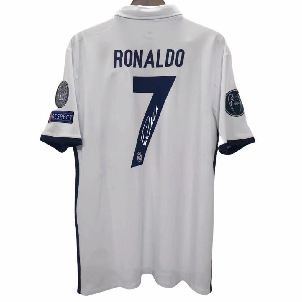 Podepsané retro fotbalové dresy: Real Madrid, Barcelona, Argentina, Portugalsko, Arsenal, Chelsea, Inter Milán, Manchester City Edice.