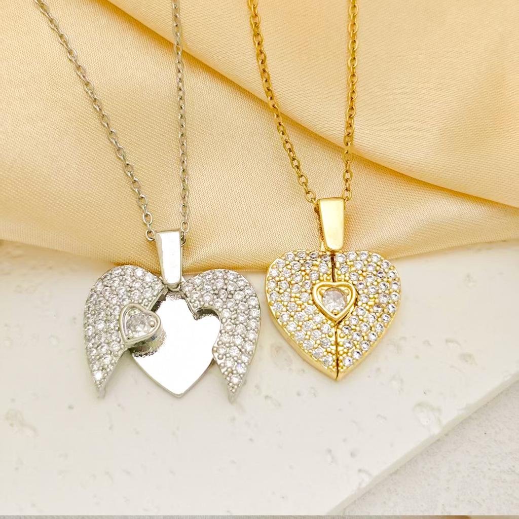 Stainless Steel Chain Copper Zircon Pendant with Engraved Logo Heart-shaped Custom Opening Pendant Necklace