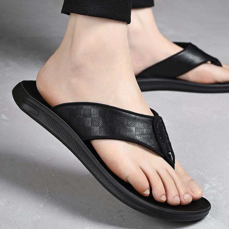 Flip-flops for Men Wearing Non-slip and Deodorant Driving Men's Slippers Pinched Feet Casual Beach Sandals