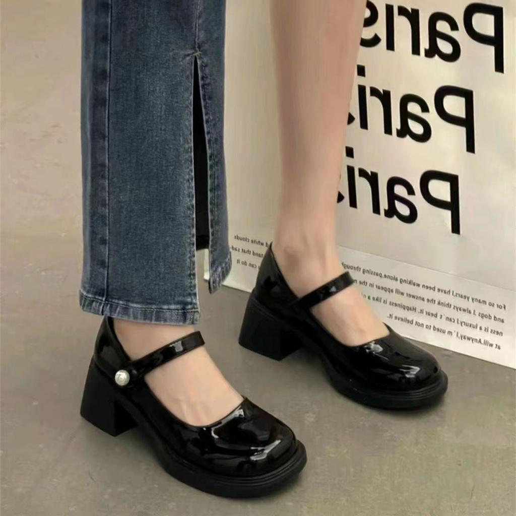 High-value versatile round head thick heel retro black small leather shoes women's 2025 new shallow French Mary Jane single shoes