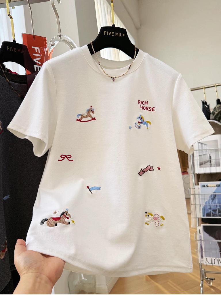 Women's Gray Pony Print Short-Sleeve T-shirt: 2026 Early Spring Slimming Loose Fit