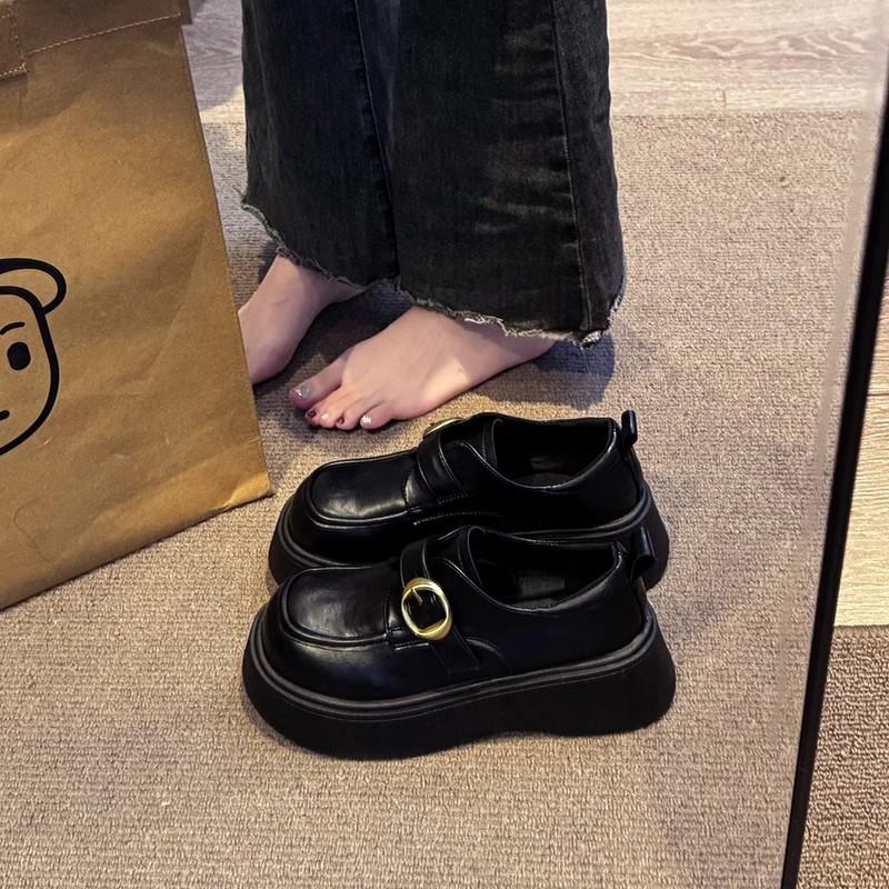 

Leather platform loafers women s shoes 2025 spring and summer new popular height increase small British style small leather shoes single shoes 35