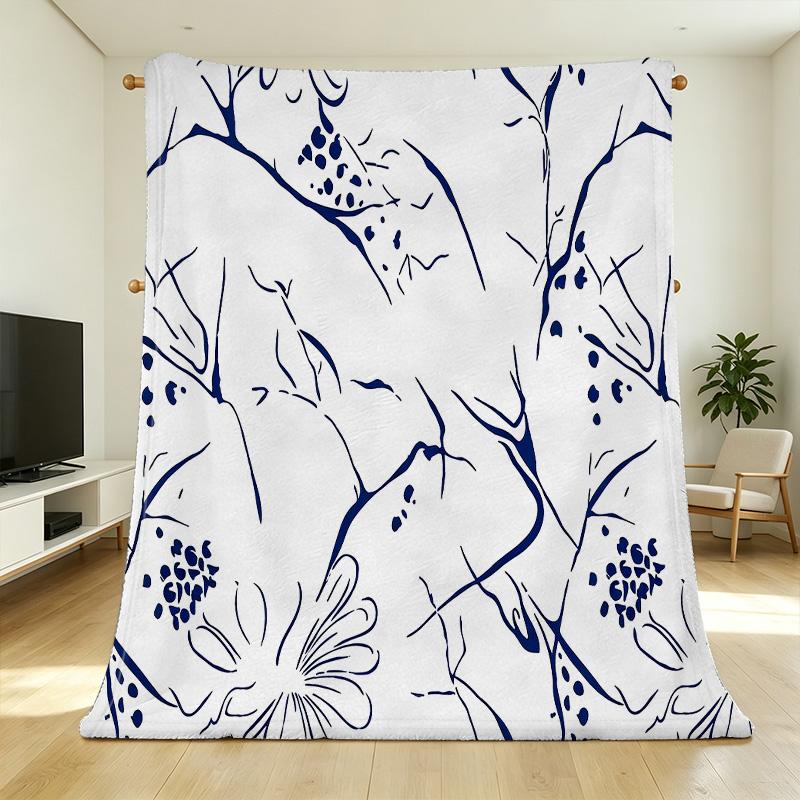 Hemmed Fleece Blanket, Soft & Warm Minimal Floral Throw – Cozy Sofa & Home Use for Christmas, Halloween & Daily Comfort
