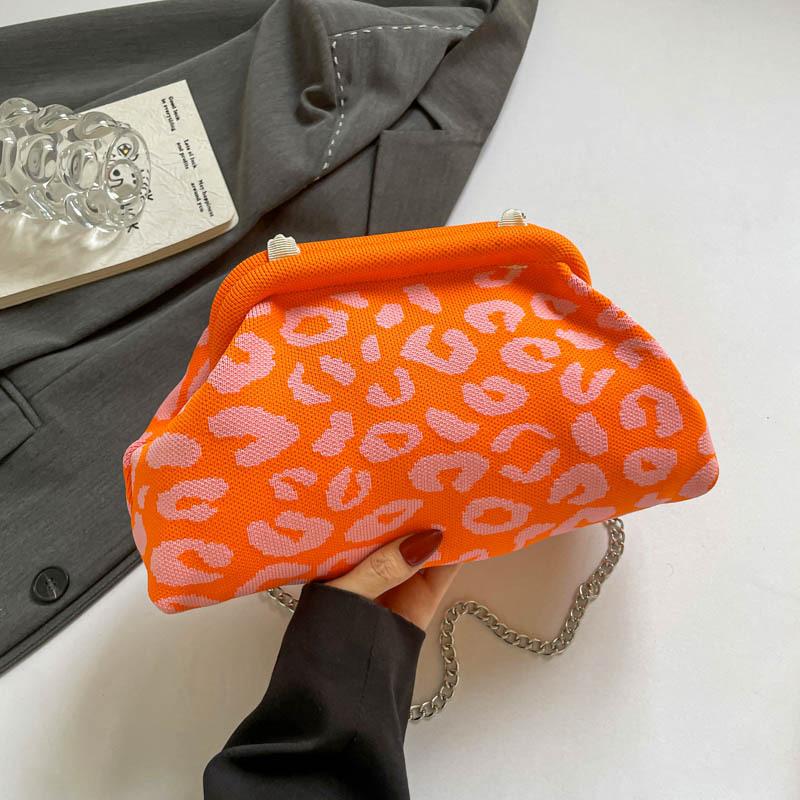 

2025 осень новая сумка с цепочкой и леопардовым принтом модная персонализированная женская сумка текстурная в иностранном стиле женская повседневная на плечо сумка-мессенджер оранжевый