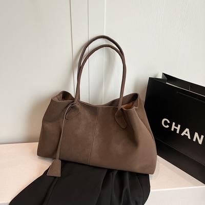 Large Capacity Flannel Tote Bag Women's High End Single Shoulder Bag Handbag with Unique Design