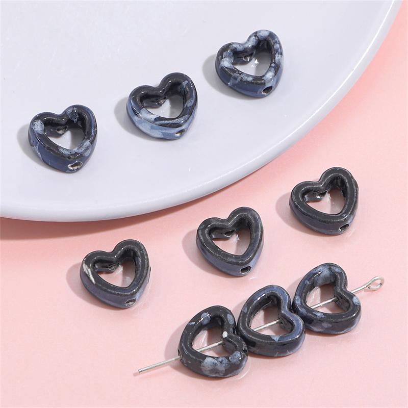 

4 шт. 12x13 мм фарфоровые керамические бусины в форме сердца для ожерелья, браслета, серьг DIY изготовления ювелирных изделий чёрный