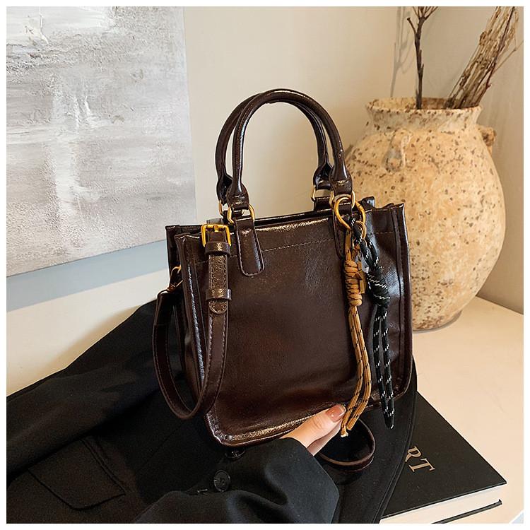 IELGY High-End Feeling Large-Capacity Bag Commuter Shoulder Messenger Bag Fashion Shoulder Portable Tote Bag