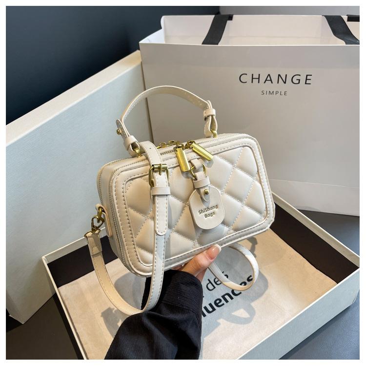 

Rhombus embroidery thread small bag women 2025 new summer popular versatile messenger bag fashion portable small square bag