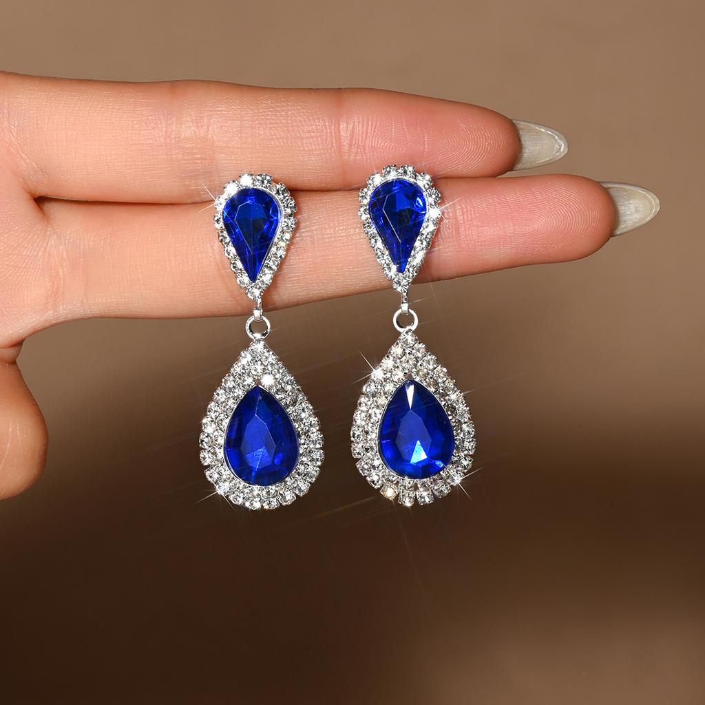 French full diamond super sparkling earrings with a light luxury and high-end feel, elegant water droplet shaped ear accessories