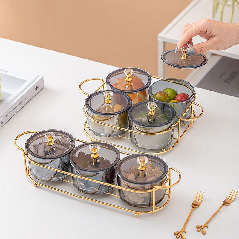 Geteilter Glas-Snack-Server mit Goldständer