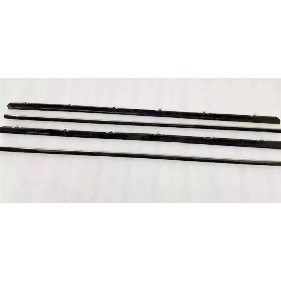 Adatto per Suzuki Samurai SJ410 SJ413 Rivestimento Guarnizione Finestrino Portiera Feltro Baffo