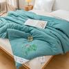 OEING All-Season Mugwort Soybean Fiber Comforter
